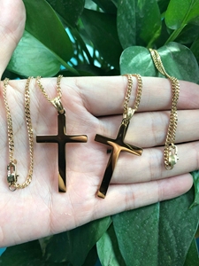 Kalung Liontin Fashion Sederhana Perhiasan Minimalis Rantai Baja Anti Karat Lapis Emas Salib Krusifiks - Product Image 3