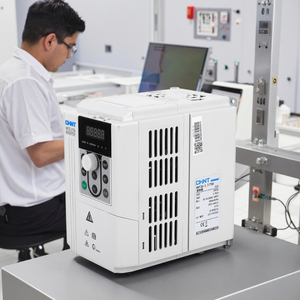 Convertisseur de fréquence NVF2G triphasé 220V/380V 3.7/7.5/15/22KW TS4 pour application moteur - Product Image 2