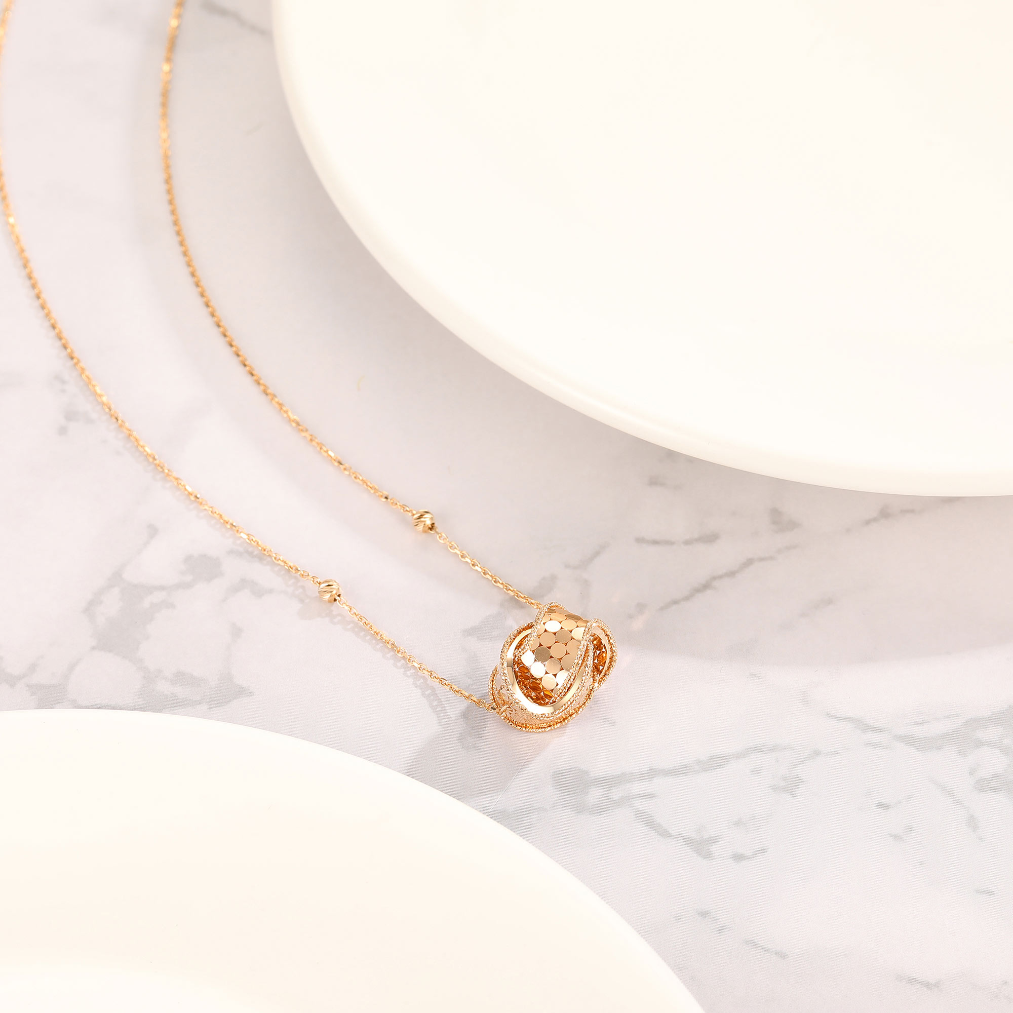 Chaîne de fleurs géométriques en or 18 carats, sensation avancée, 4,95 g