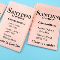 Fourniture Directe d'usine Pas Cher Personnalisé Imprimé Lettres Logo Plié Étiquette Vêtement Polyester Satin Rose Étiquettes de Soin