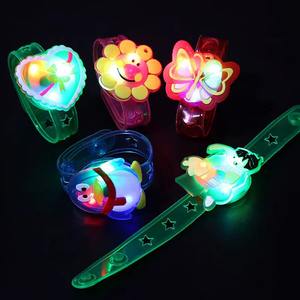 Günstige Party Multi color Light Flash Toys Geschenk für Kinder Leuchtende <span class=keywords><strong>LED</strong></span>-Leuchten Kreative Armbanduhr Flash Wrist Luminous Toys - Product Image 4