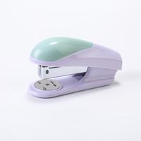 Mini Agrafeuse de Bureau Manuelle en Plastique Couleur Macaron, Compatible avec 24/6 Agrafes, Mignonne, pour l'École, le Bureau et le Journalisation