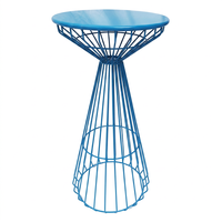 Table à manger moderne empilable en fil métallique avec plateau rond de 70 cm et base conique pour hôtel, villa, ferme