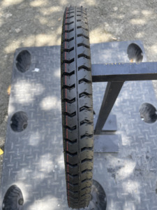 Pneu de moto tubeless KUMATIRE K523 2.50-17 3.00-18 pour motos Underbone et Street - Product Image 5