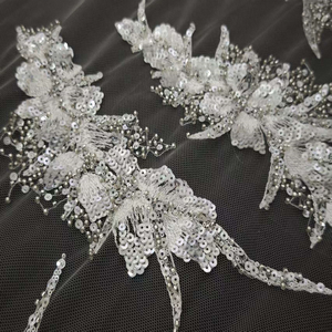 Tùy Chỉnh Độc Quyền Phụ Kiện Sang Trọng Cho Váy Cưới Lông Phong Cách Thêu Bead Sequins Thân Thiện Với Môi Mô Hình Động Vật Sexy - Product Image 3