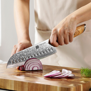 Coltello Santoku Giapponese da 7 Pollici, Acciaio Damasco in Polvere con Nucleo 14Cr, 73 Strati, Manico in Legno, Coltello da Cucina Affilatissimo - Product Image 4