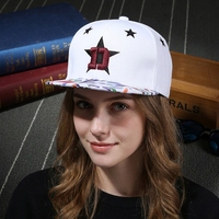 Casquette à visière plate unisexe pour couple, motif floral noir et blanc, réglable, brodée, polyvalente, tendance, sportive, pour activités de plein air, street dance et hip-hop