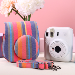 Funda para cámara Fuji <span class=keywords><strong>instax</strong></span> <span class=keywords><strong>mini</strong></span> 12/11/8/<span class=keywords><strong>9</strong></span> Rainbow Stripes, bolso de cuero PU con bolsillo y correa de hombro ajustable - Product Image 2