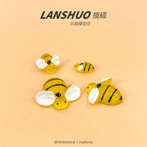 Glow In Dark Cartoon <b>Bee</b> Miniature <b>Garden</b> <b>Ornaments</b> For Outdoor Lawn Decoration DIY Accessories Set With Lighted Feature - Product Image 3