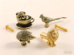 Poignées de meuble décoratives personnalisées en acier inoxydable/laiton usinées CNC en forme d'animaux - Chat/Oiseau/Hérisson/Lion - Product Image 1