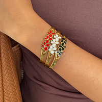 Gelang Baja Anti Karat Lapis Emas 18k Model Bunga Enamel Klasik Modis 6.5cm, Gelang Sweater Musim Dingin untuk Wanita