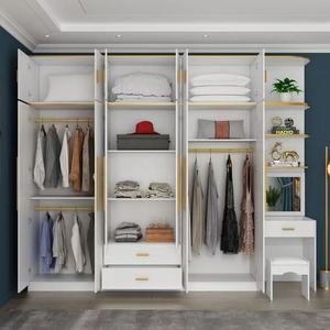 Armoire blanche minimaliste avec quincaillerie dorée, éclairage LED, placard de chambre à coucher haut de gamme avec étagère ouverte, ensemble de coiffeuse intégré - Product Image 2