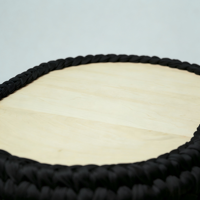 Panier de rangement en corde tressée à la main avec fleur décorative, noir et blanc, panier de rangement bicolore pour la salle de bain, pour serviettes et articles de toilette