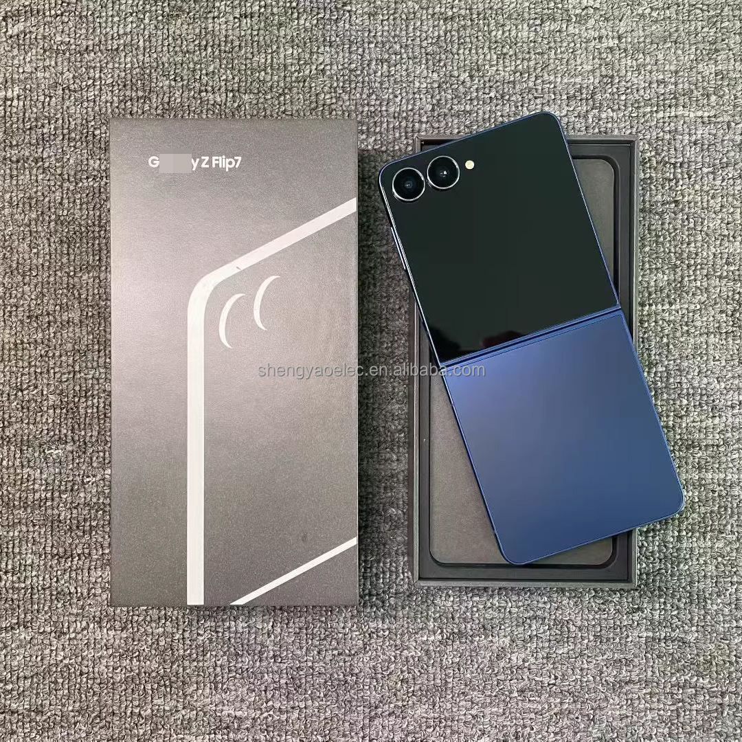 สีฟ้าเงา