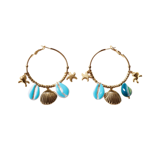 Boucles d'oreilles créoles en acier inoxydable plaqué or avec breloques coquillages et étoiles de mer pour femme, bijoux style plage - Product Image 2