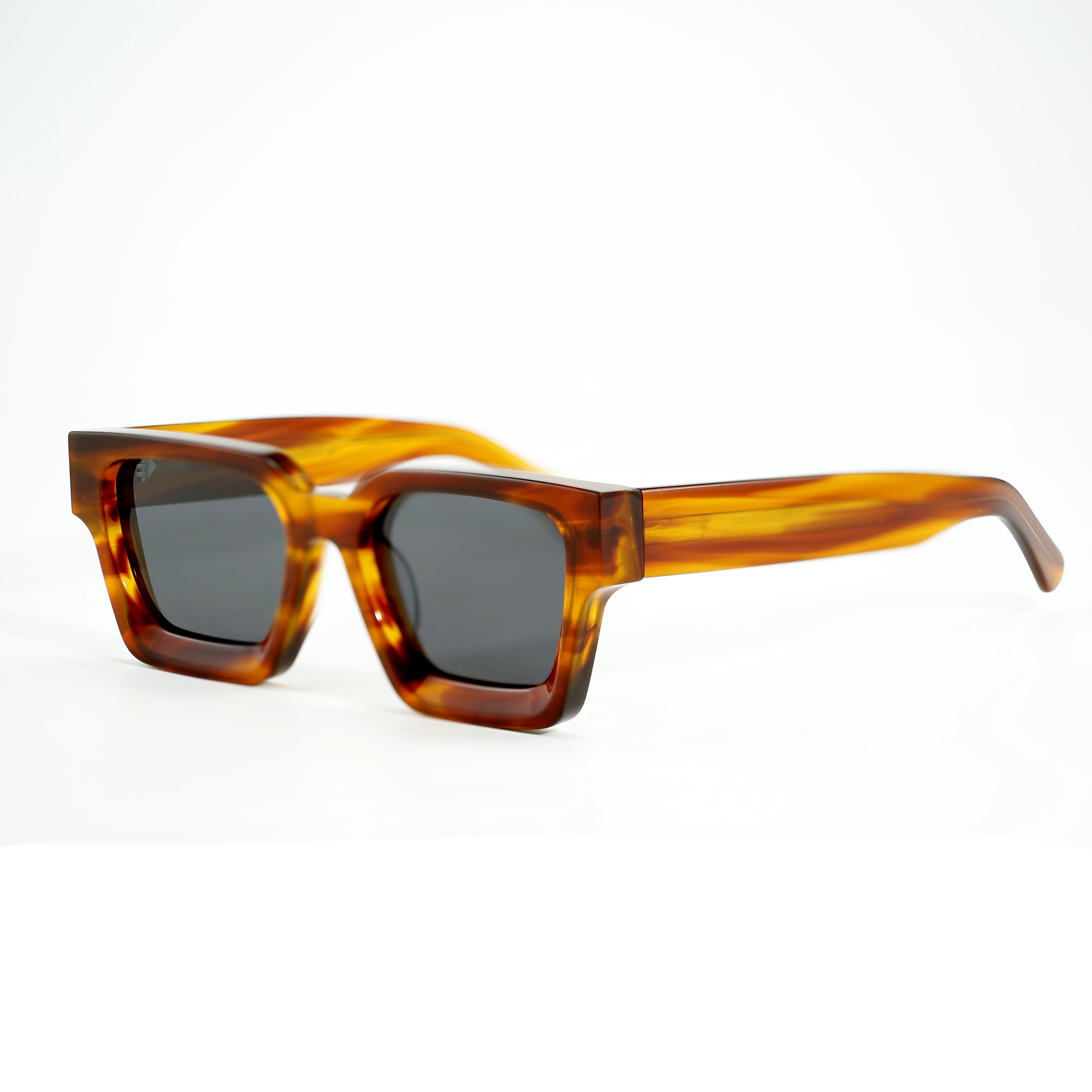 écaille orange-noir