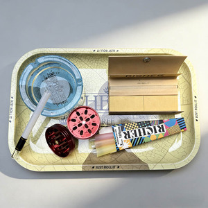 Mini Set de Papel de Liar con Grinder, Bandeja para Liar, Caja de Almacenamiento Metálica, Kit de Accesorios Portátiles para Fumar al Aire Libre - Product Image 1
