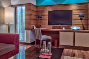 Meubles d'hôtel, ensembles de chambres 5 étoiles, meubles d'appartement d'hôtel Foshan, lit <span class=keywords><strong>king</strong></span> size en bois avec support de télévision - Product Image 4