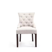 Chaise de salle à manger en cuir capitonnée beige, dossier capitonné, pieds en bois massif foncé, design moderne Merry MR-DC620, certifiée BSCI