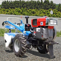 Tracteur agricole manuel pouvant être utilisé conjointement avec des outils agricoles