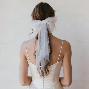 Voile de mariée et de demoiselle d'honneur en gros avec clip, décorations de fête de bachelorette, voiles à nœud papillon - Product Image 1