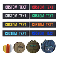 Parche de hebilla táctica personalizable con gancho y bucle en la parte posterior Varios parches bordados con nombre y formas de corazón del alfabeto