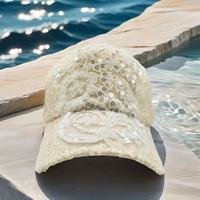 Casquette de baseball en dentelle ivoire et sequins pour femmes, idéale pour les mariages et enterrements de vie de jeune fille (EVJF) - Vente en gros