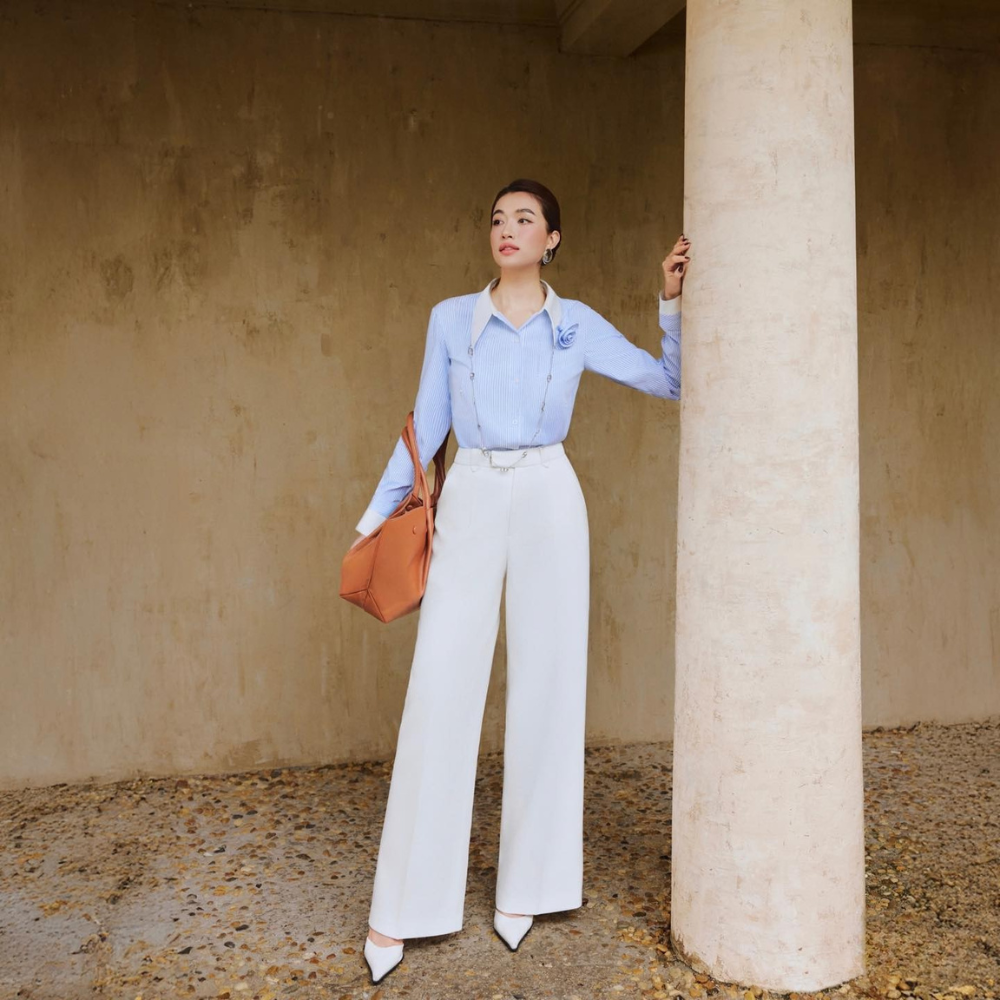 สีฟ้า/สีขาว