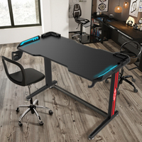 Vente en gros en usine de bureau de jeu en fibre de carbone rgb bon marché pour pc bureau d'ordinateur de jeu de table personnalisable noir de haute qualité