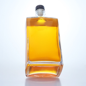 Bouteille en verre carrée transparente pour spiritueux 700ml 750ml Bouteille en verre pour Tequila Vodka Whisky avec bouchon en liège et anneau - Product Image 4