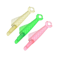 Enfile-aiguille en plastique en forme de petit poisson, enfile-aiguille rapide pour machine à coudre, accessoire pour kit de couture de vêtements