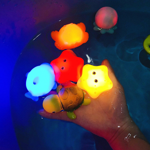 Juguetes de Baño para Bebés, Animales Lindos, Luces LED Sumergibles, Juguetes de Goma Suave, Ranas Luminosas de Inducción para Niños, Regalos Divertidos - Product Image 2