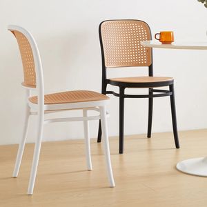 Sillas de Comedor Apilables de Ratán Plástico para Sala de Estar, Diseño Clásico y Simple - Product Image 1