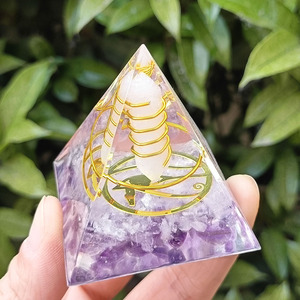 Pyramide de cristal Kogiya en améthyste, pilier blanc en résine époxy, décoration artisanale pour la maison, ornement de bureau - Product Image 3