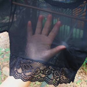 Haut court d'été noir transparent en maille respirante pour femme, coupe ajustée, sexy, à manches longues avec ourlet à volants, extensible et - Product Image 5