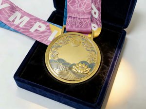 Médailles de Marathon Personnalisées en Alliage de Zinc 3D – Fabrication Moderne de Médailles Sportives Émaillées pour les Finalistes - Product Image 1