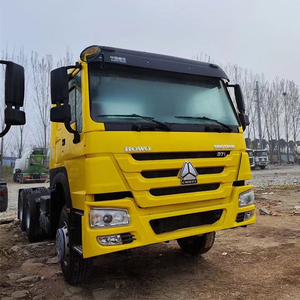 Los tractores Sinotruk Howo, semirremolques, máquinas ligeras de Doble accionamiento están disponibles en un funcionamiento sencillo y en varios colores - Product Image 1