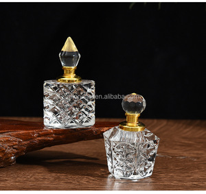 Nhà Máy Bán Hàng Trực Tiếp Arabic Loại Đa Hình Dạng Khắc Pha Lê Tinh Dầu Tinh Dầu Thủy Tinh Nước Hoa Chai Dầu - Product Image 4
