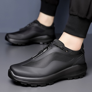 รองเท้าเดินป่าผู้ชายน้ำหนักเบา ทนทานต่อการสึกหรอ ผ้าตาข่ายนุ่ม ระบายอากาศได้ดี สวมใส่สบาย ปิดนิ้วเท้า พื้นยาง รองเท้าสำหรับกิจกรรมกลางแจ้ง - Product Image 2