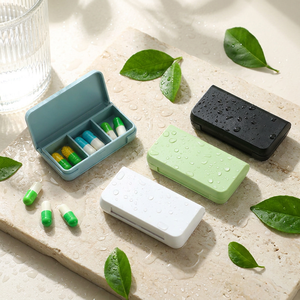 Organizador de Pastillas de Plástico Pequeño con Logotipo Personalizado, Estuche Portátil para Pastillas de 3 Tomas Diarias, Caja de Almacenamiento de Vitaminas al por Mayor para Farmacias - Product Image 1