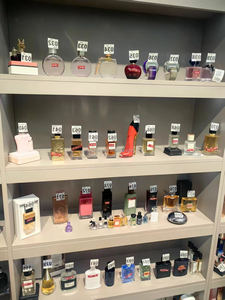 น้ำหอมผู้หญิง SOIR คุณภาพสูง กลิ่นหรูหรา สีแดงขาว กลิ่นดอกไม้และไม้หอม ติดทนนาน เป็นมิตรกับสิ่งแวดล้อม จัดส่งรวดเร็ว - Product Image 2