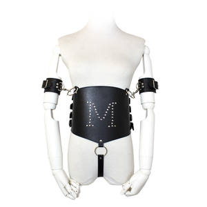 Zwart Lederen Slave Kostuum Armor <span class=keywords><strong>Bondage</strong></span> Kleding Fetish Bdsm Kraag Hand Arm Manchetten Kuisheidsgordel Volwassen Hoofdsteunen - Product Image 1