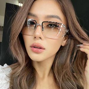 Lunettes de soleil personnalisées sans monture avec strass pour femmes, verres PC UV400, tenues tendance, vente en gros XH2241 - Product Image 5