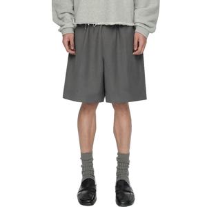 Shorts Bermuda pour Hommes Gris Foncé Plissés Classiques Confortables et Tendance de Haute Qualité en Gros - Product Image 1