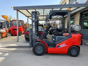 מחיר המפעל propane מלגזה <span class=keywords><strong>3</strong></span> טון <span class=keywords><strong>3</strong></span>.5 טון 4 טון 5 טון <span class=keywords><strong>triplex</strong></span> mast בצד שיפצת 5 מלגזה רגיל מלגזה סין כפול - Product Image 3