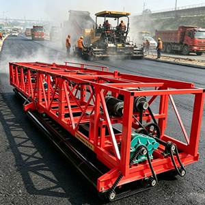 Équipement de pavage automatique d'asphalte routier multifonctionnel, machine de nivellement du béton avec vibrateur pour la construction routière - Product Image 2