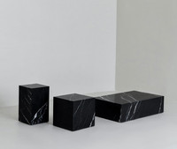 Table basse sur piétement en marbre noir Nero Marquina, design moderne et personnalisé SH STONE pour salon