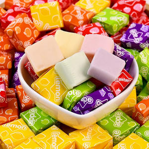 Kunden spezifische würfel förmige Orange Erdbeer Trauben frucht geschmack Chewy <span class=keywords><strong>Gummy</strong></span> <span class=keywords><strong>Halal</strong></span> Soft Sweets Candy - Product Image 1