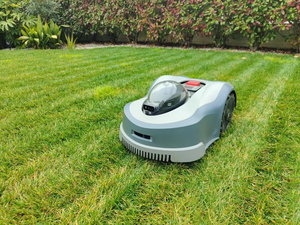 Robot tondeuse à gazon à commande par application, vision sans limite, fonctionnement en un clic, pour une surface maximale de 3 000 mètres carrés - Product Image 3