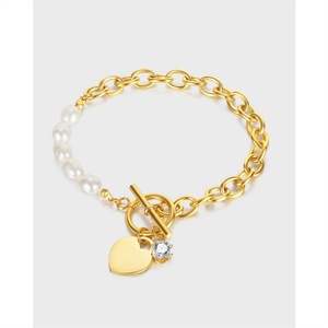 Pulsera de Perlas de Agua Dulce de Acero Inoxidable con Dijes de Corazón de Circonita Cúbica y Cierre OT Creativo de Moda para Mujer - Product Image 1